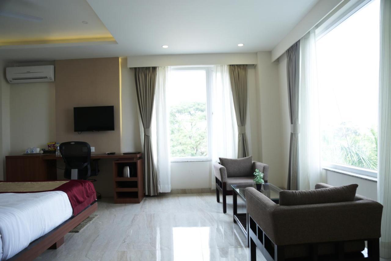 Hotel Prism - A Boutique Hotel Jorhāt Dış mekan fotoğraf