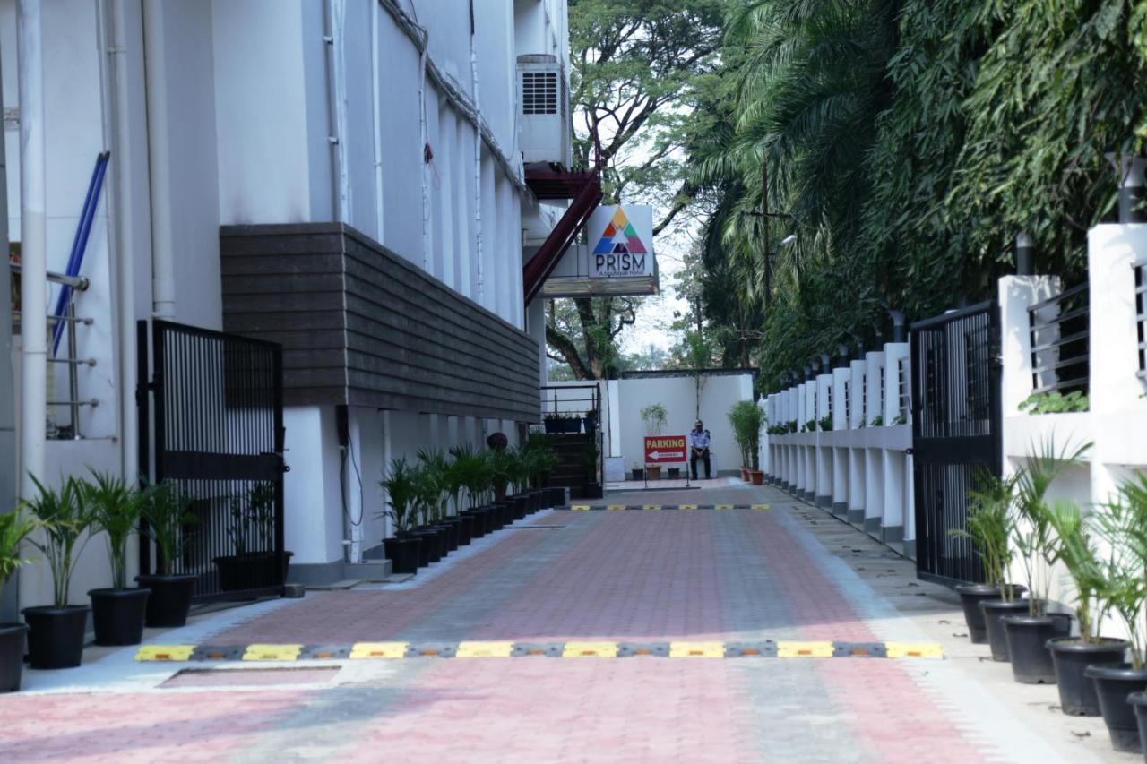 Hotel Prism - A Boutique Hotel Jorhāt Dış mekan fotoğraf