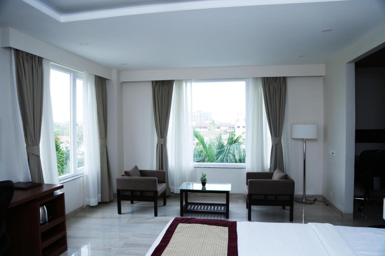 Hotel Prism - A Boutique Hotel Jorhāt Dış mekan fotoğraf