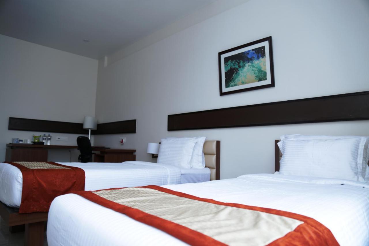 Hotel Prism - A Boutique Hotel Jorhāt Dış mekan fotoğraf