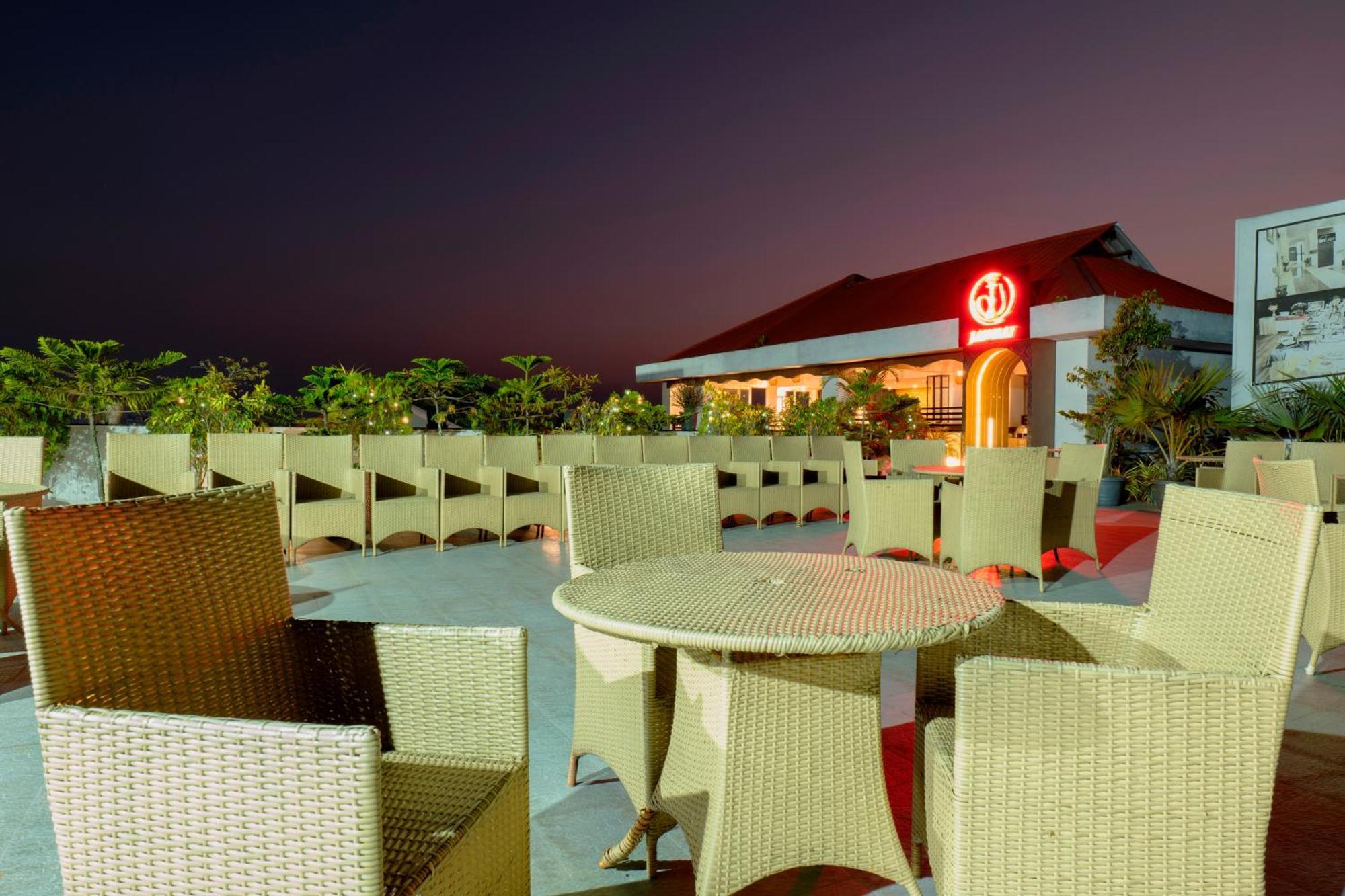 Hotel Prism - A Boutique Hotel Jorhāt Dış mekan fotoğraf
