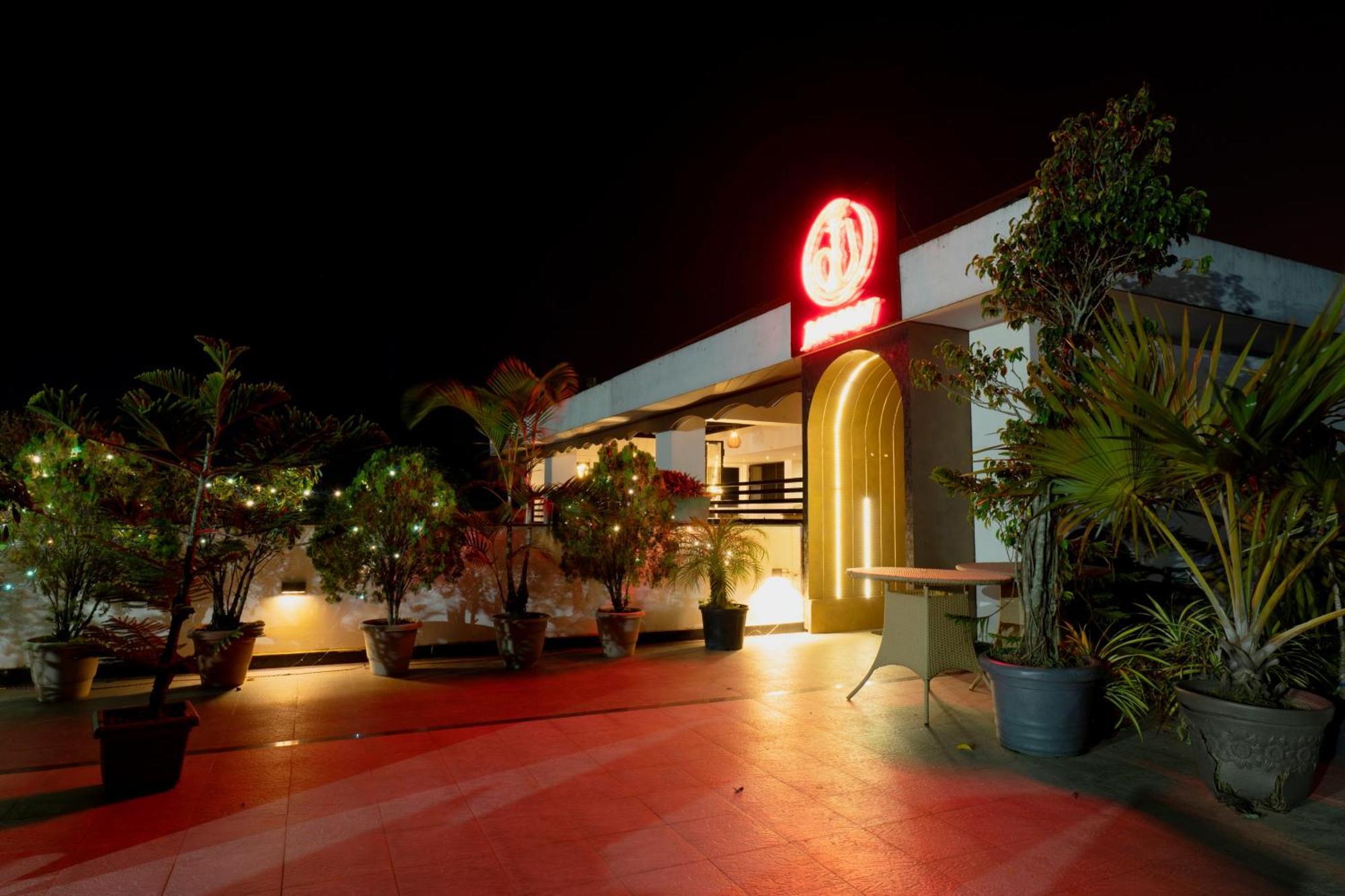 Hotel Prism - A Boutique Hotel Jorhāt Dış mekan fotoğraf