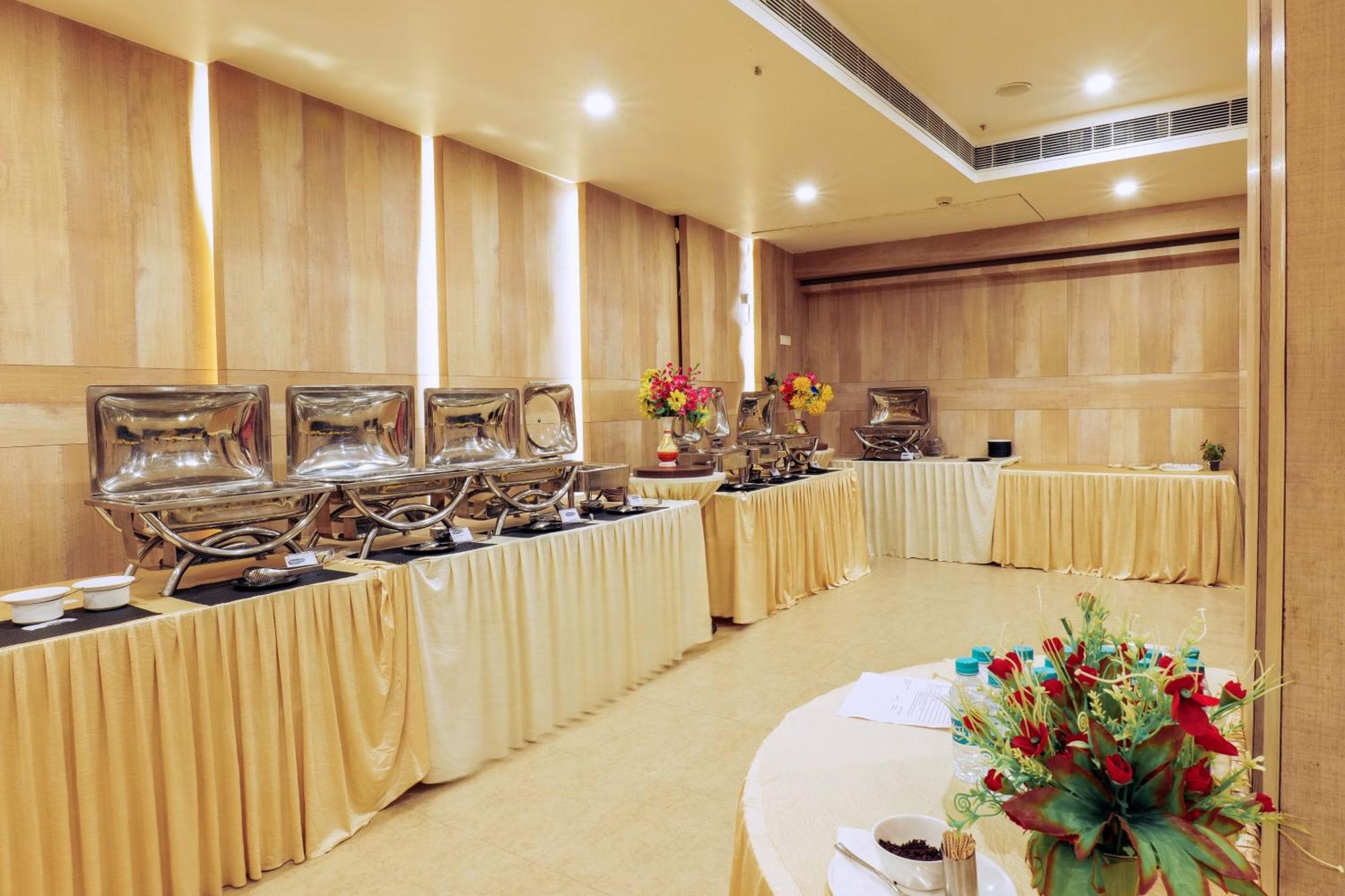 Hotel Prism - A Boutique Hotel Jorhāt Dış mekan fotoğraf