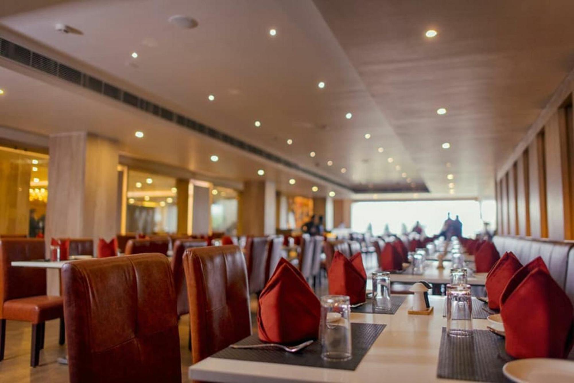 Hotel Prism - A Boutique Hotel Jorhāt Dış mekan fotoğraf